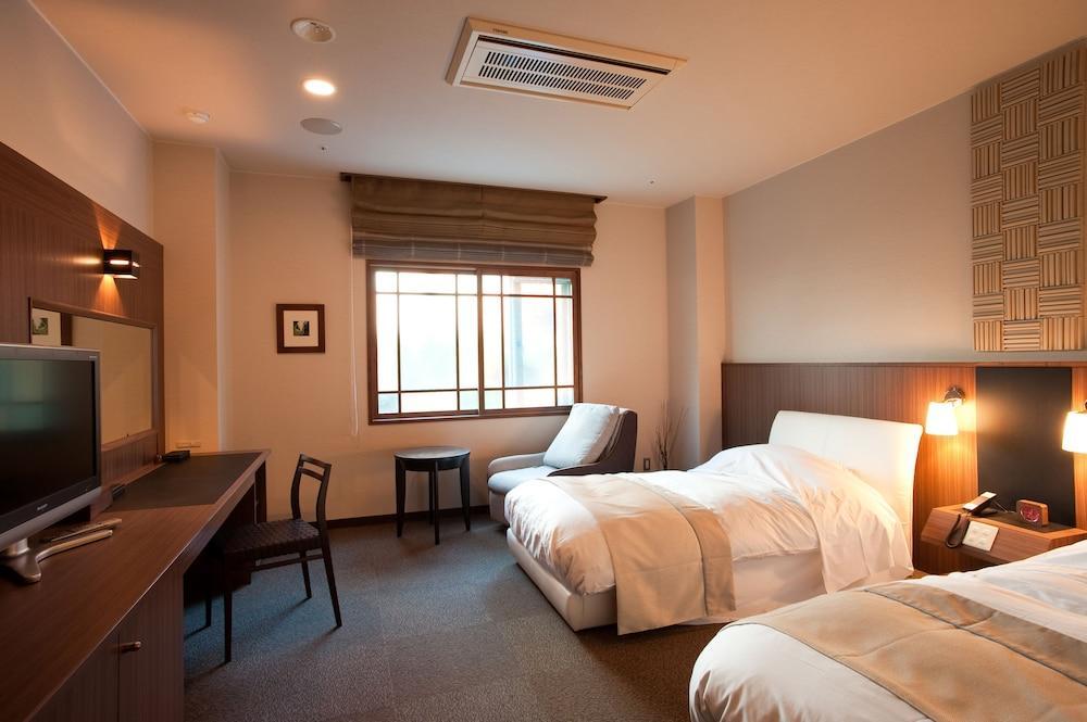 Ryokan Shikotsu Tsuruga Mizu No Uta 5*